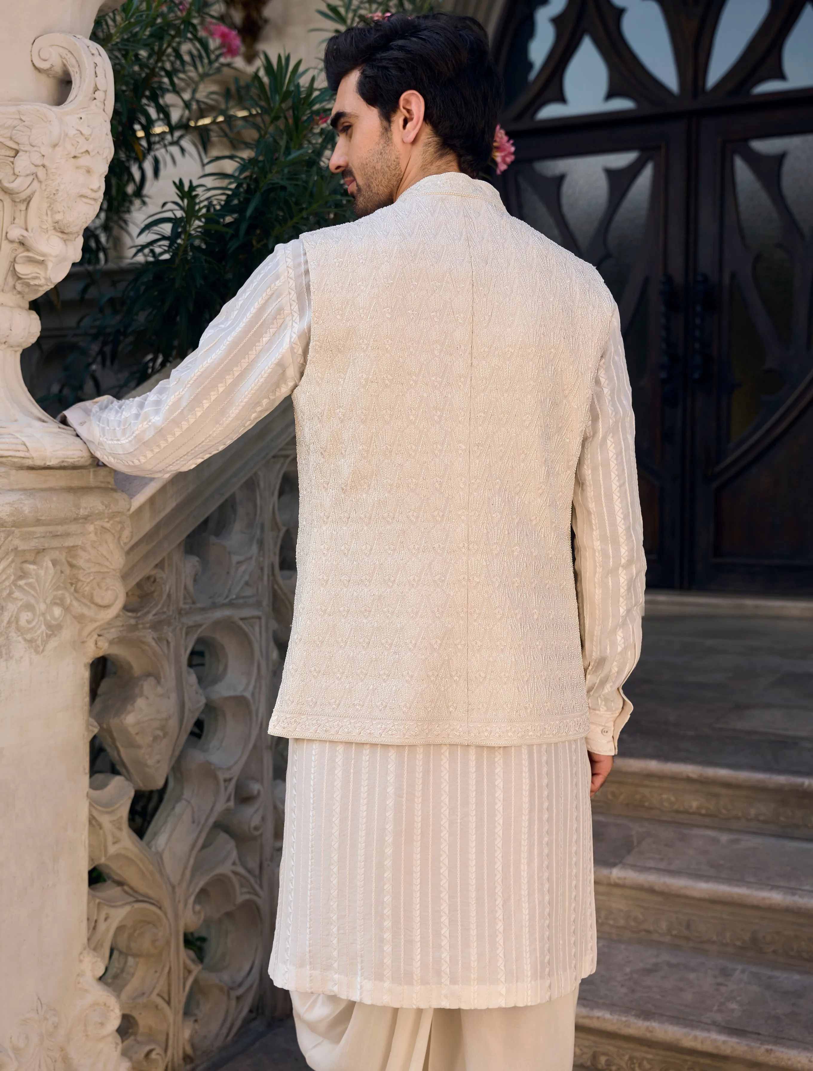Chapelle Ivory Thread Work Bandi Set