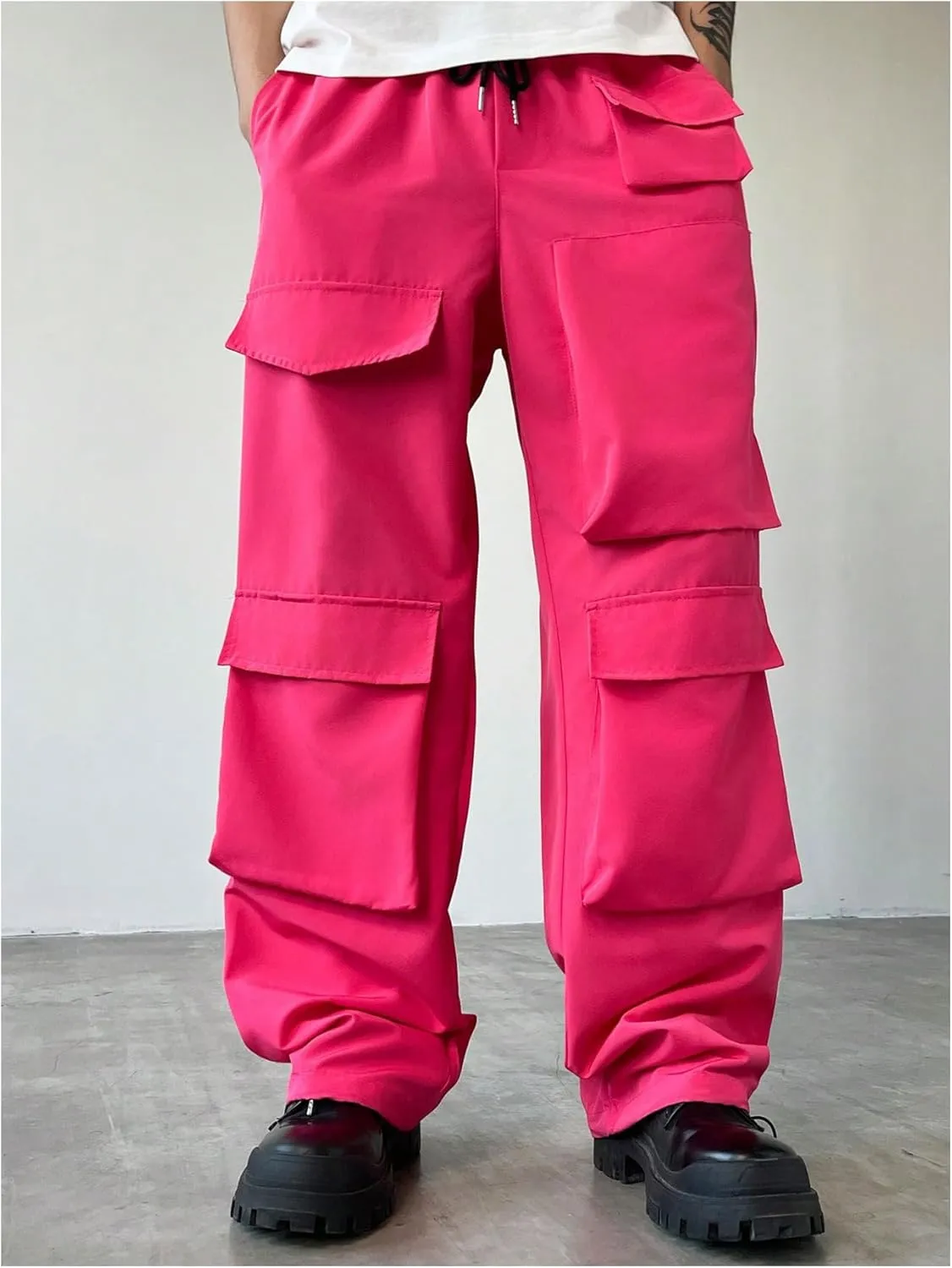 OYOANGLE Men's Flap Pocket Cargo Pants Drawstring Waist Straight Leg Trousers with Pocket Streetwear