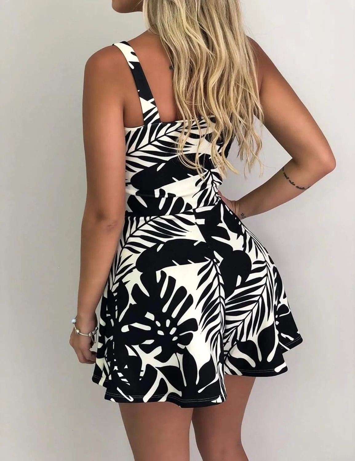 Relipop Women's Jumpsuits Floral Print Spaghetti Straps Sleeveless V Neck Front Tie Knot Rompers 2025 Beach Vacation Outfits
