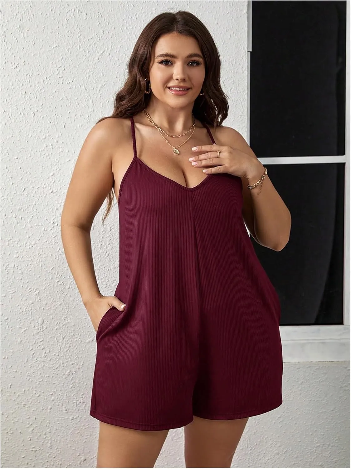SOLY HUX Women's Plus Size Cami Romper V Neck Spaghetti Strap Short Jumpsuit with Pockets