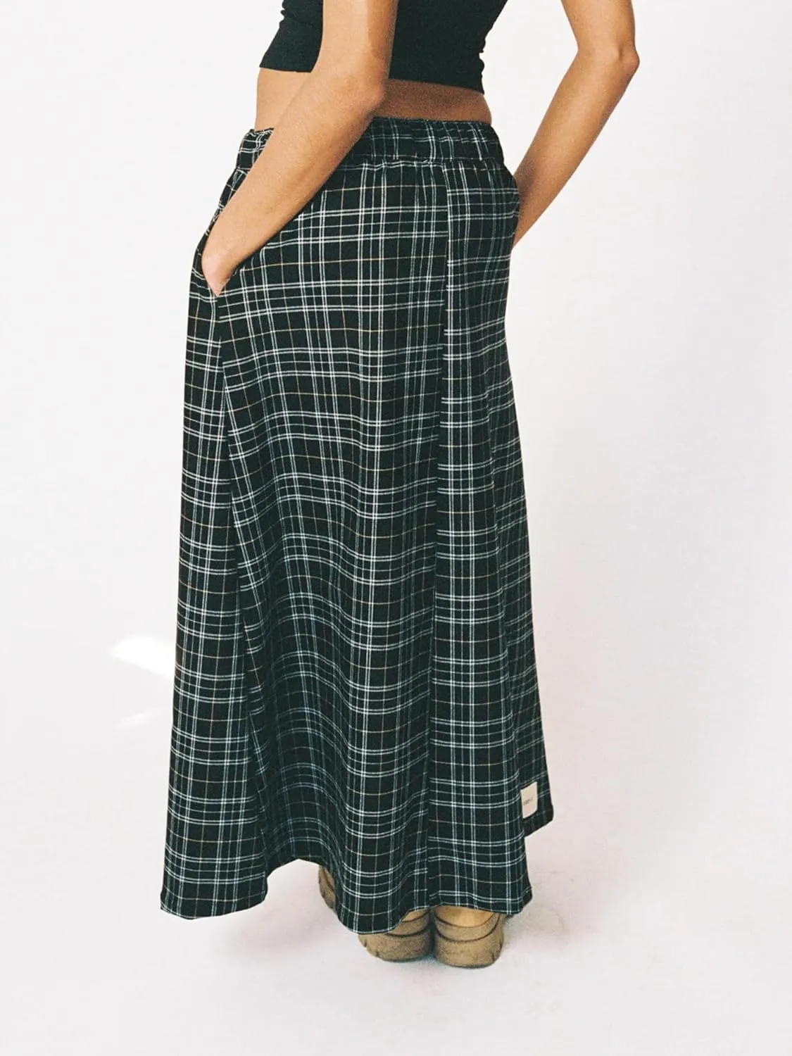 Women Plaid Maxi Skirt Boho Elastic Waist Flowy Long Skirt Pleated Ruffle Hem A Line Skirt Casual Tiered Swing Skirt
